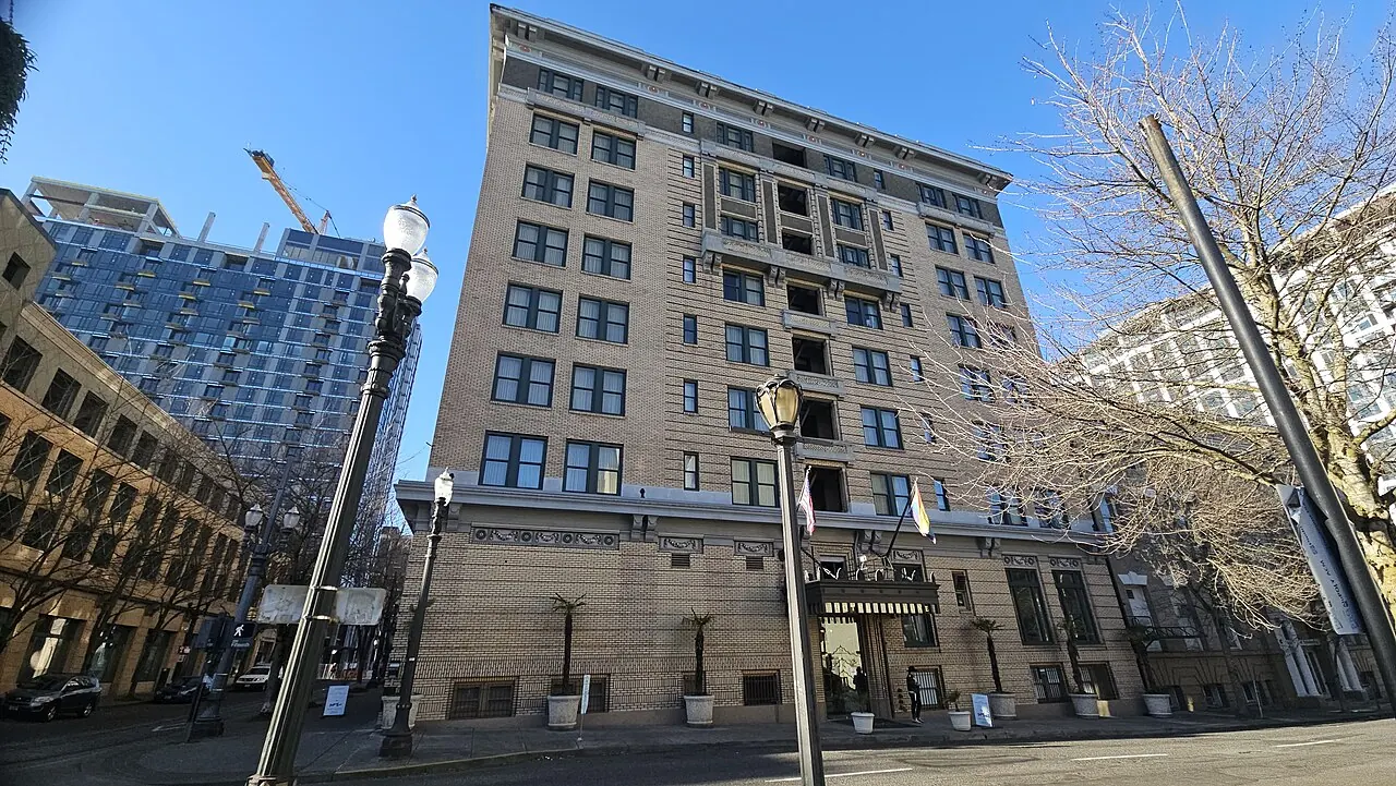 Hotel deLuxe, Portland: Hotel Deluxe, Portland, Oregon, U.S. (façade)